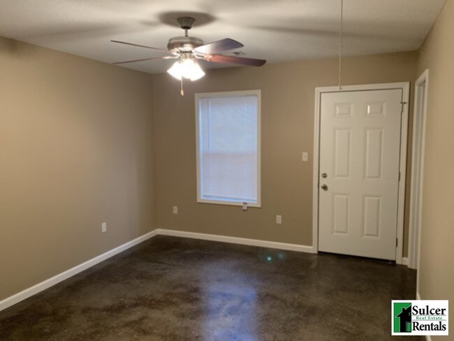 Foto del edificio - Like New Construction 2BR 2BA Duplex in Ea...