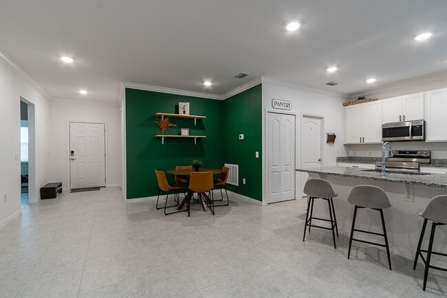 Building Photo - 15451 NW 121st Pl