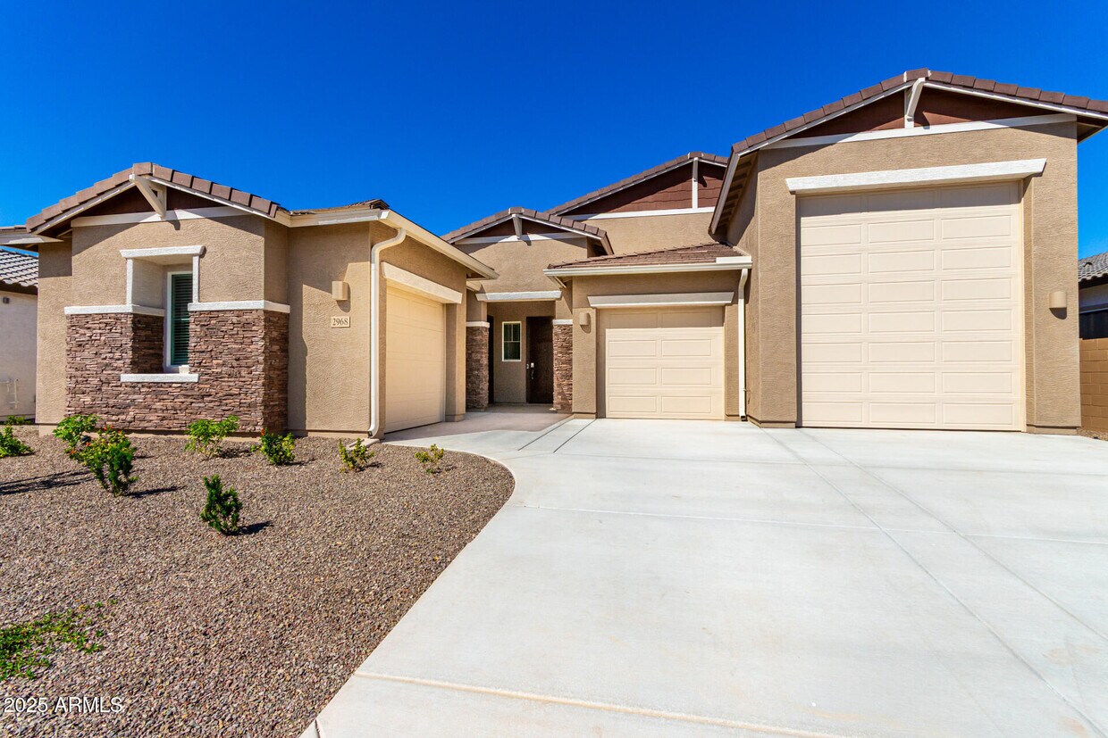 Foto principal - 2968 E Lucky Horseshoe Ln