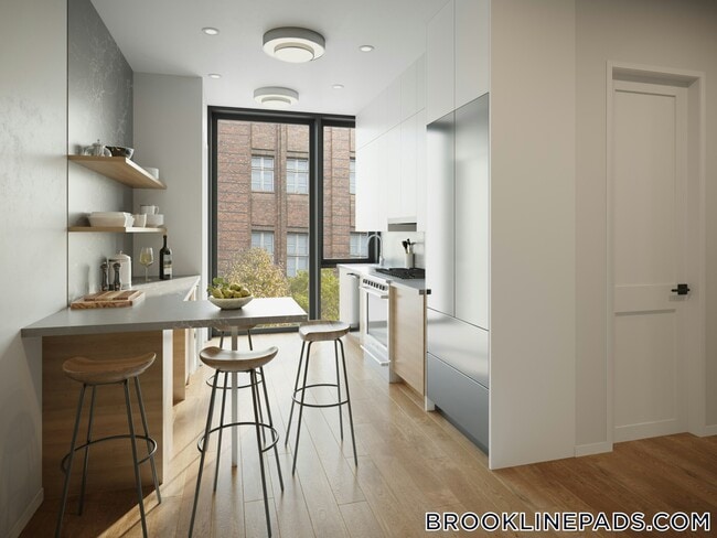 Building Photo - 1578 Beacon St