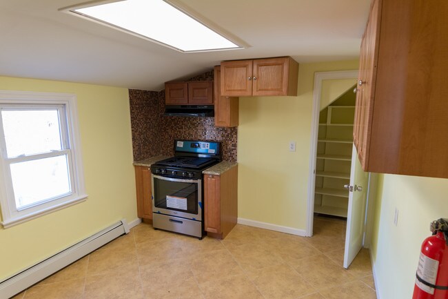 Foto del edificio - 211 Hillcrest Ave