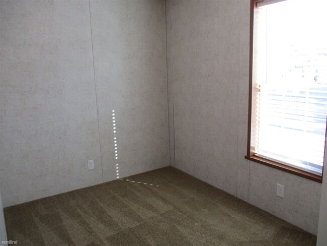 Building Photo - 730 Countryside Trailer Ct