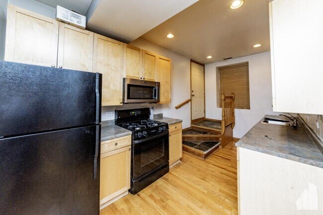 Foto del edificio - 2 bedroom in Chicago IL 60615