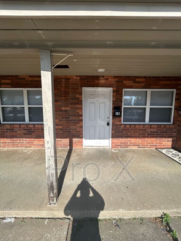 Primary Photo - 704 W Oak St