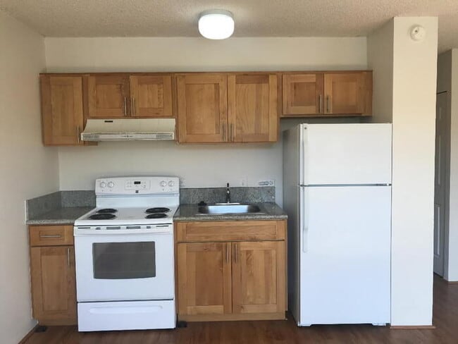 Building Photo - To register for the showing time below, note the 4 digit code: 4002 and click "APPLY NOW."(mobile...