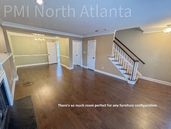 Foto del edificio - End Unit Townhome!