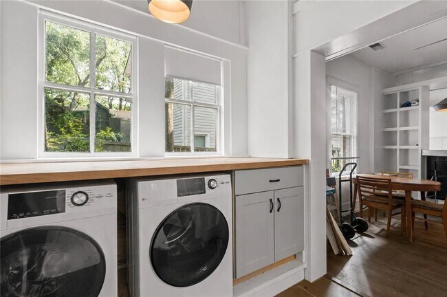 Foto del edificio - 1081 McMillan St NW