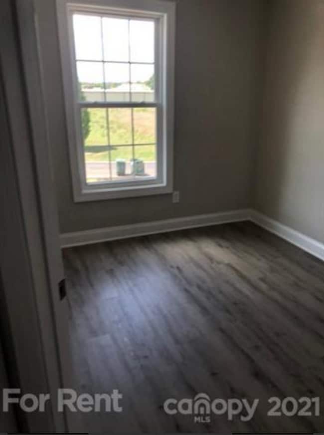 Foto del edificio - Brand new town home in Salisbury