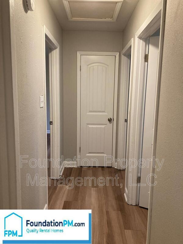 Foto del edificio - 404 Stoneham Rd