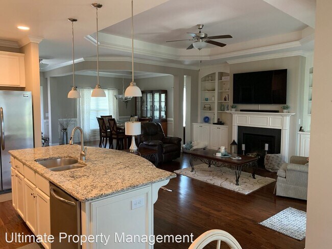Building Photo - 3 br, 3 bath House - 8137 Garden Pointe NE