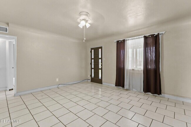 Building Photo - 7707 Parral Dr