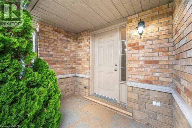 Building Photo - 1283 Blanshard Dr