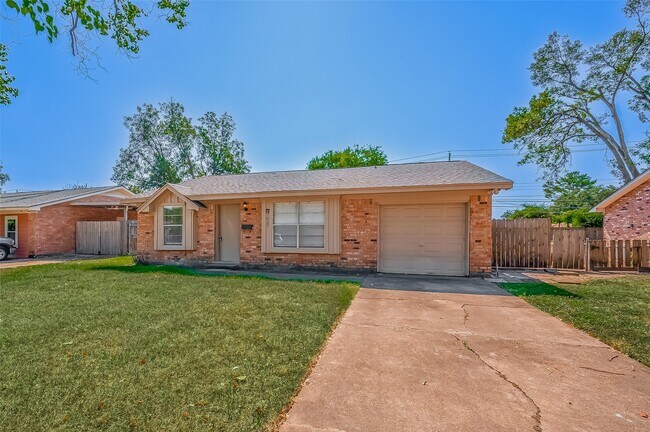 Building Photo - 7027 Inkberry Dr