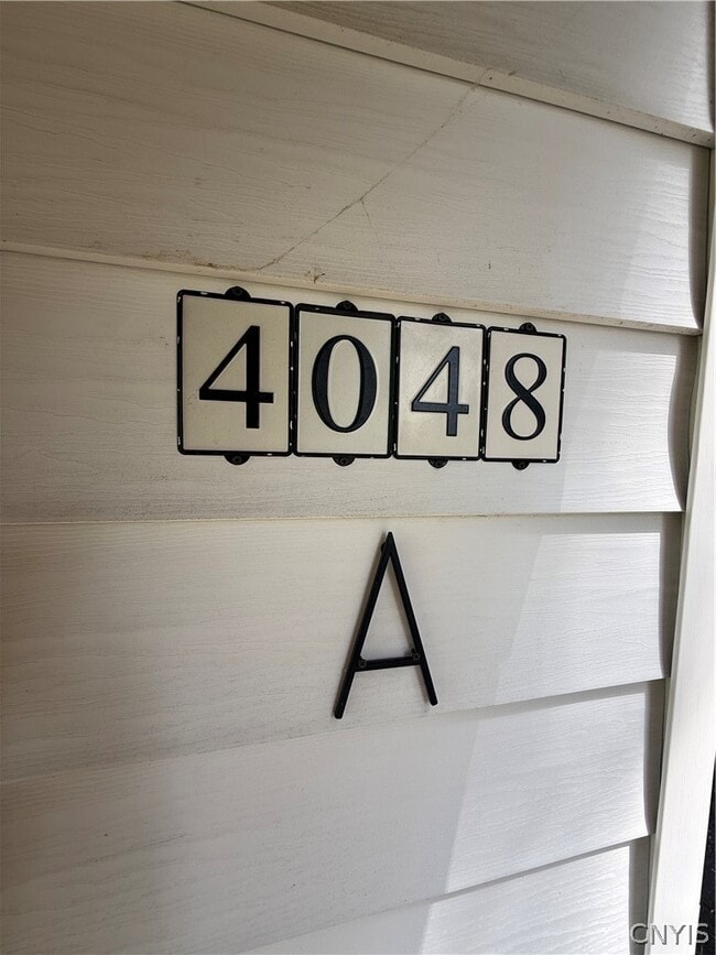 Foto del edificio - 4048 Port St