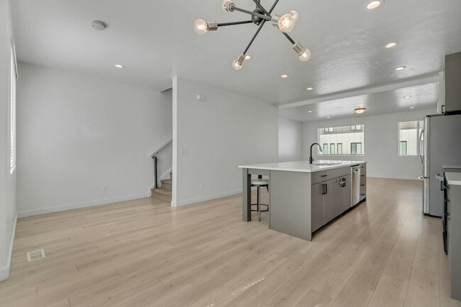 Building Photo - 501 S 1080 W