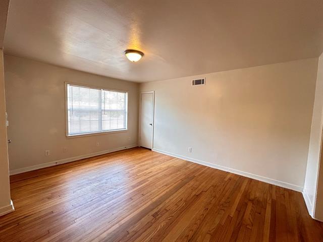 Foto del edificio - 10850 Mandalay Dr