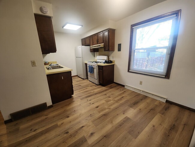 Foto del edificio - 706-708 N. Hawthorne Dr.