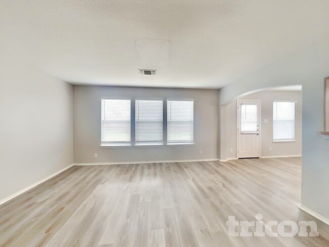 Building Photo - 7606 Bismarck Lake