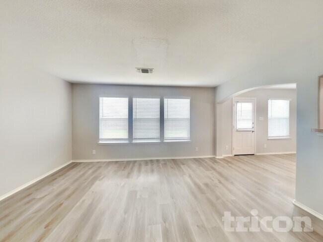 Foto del edificio - 7606 Bismarck Lake