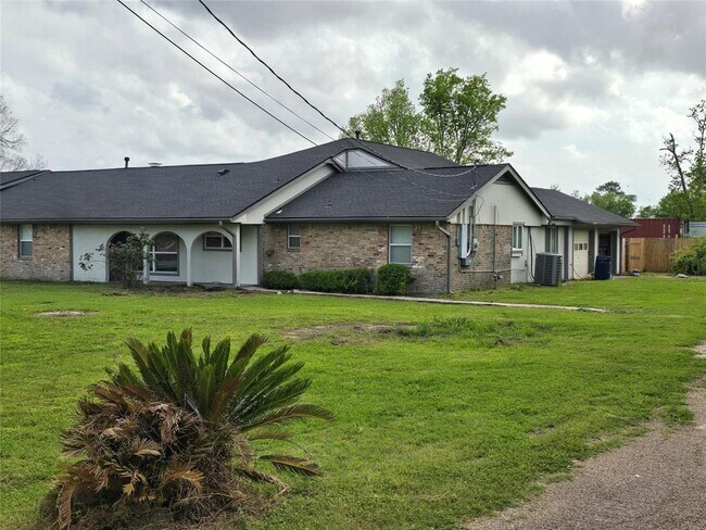 Building Photo - 4000 County Rd 833