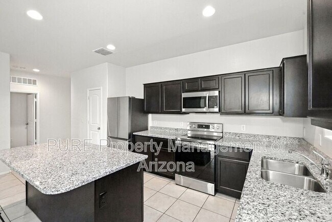 Foto del edificio - 41852 W Allegra Dr