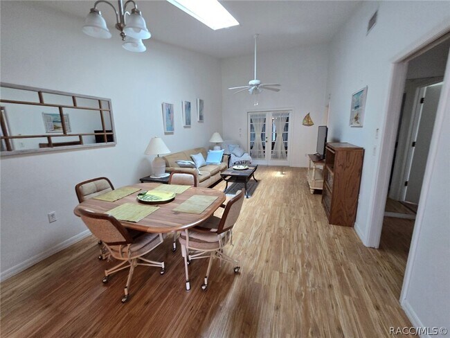 Foto del edificio - 741 E Hartford St