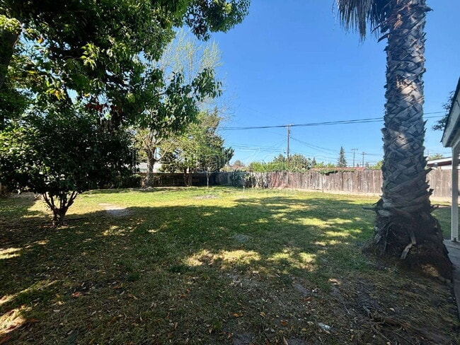 Foto del edificio - 1531 Marguerite St