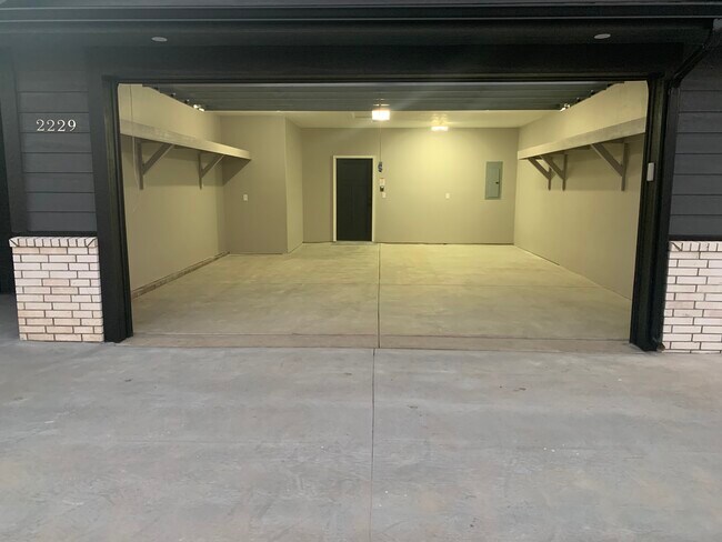 Building Photo - 2223 N Shefford Cir