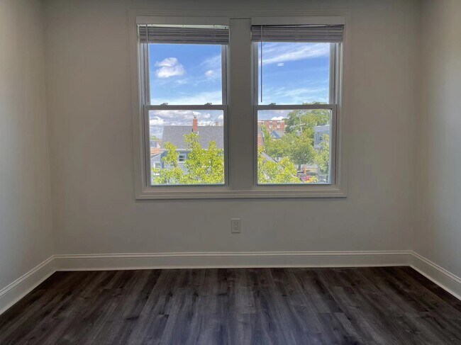 Foto del edificio - 336 Lowell St