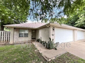 Building Photo - 886 N Daisy Ln