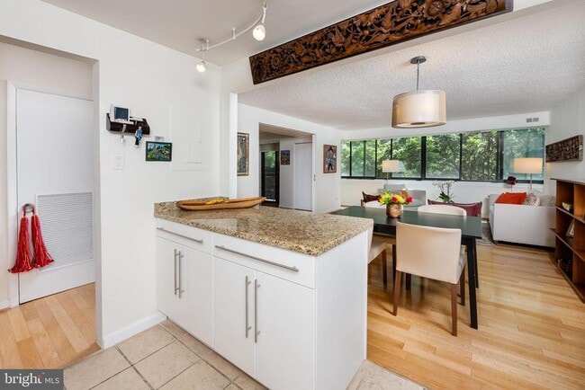 Building Photo - 1140 23rd St NW