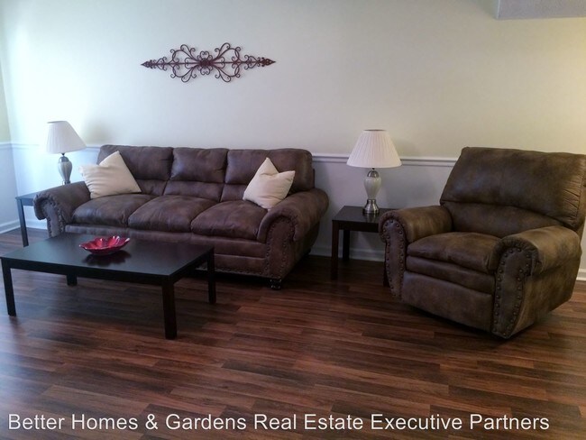 Building Photo - 2 br, 2 bath House - 456 Forest Hills Dr