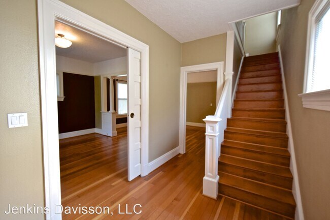 Building Photo - 3 br, 2 bath House - 1816 SE Taylor Street