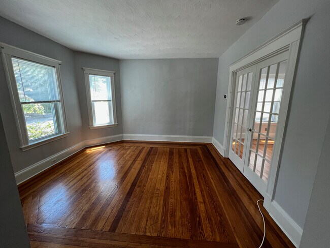 Foto del edificio - 178 Larch Rd