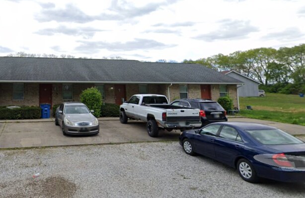 Foto del edificio - 8701 N Raintree Ct