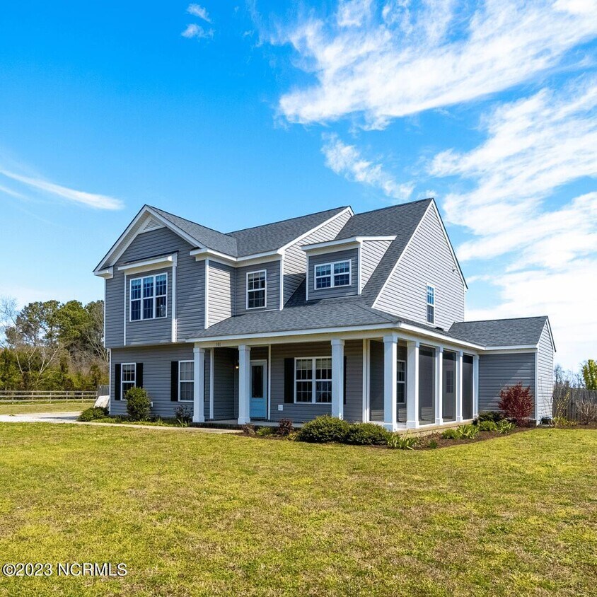 101 E Point Estates Ct, Knotts Island, NC 27950 House Rental in