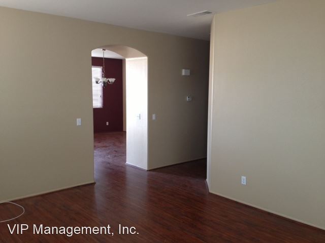 Building Photo - 6 br, 2 bath House - 14547 Clydesdale St.