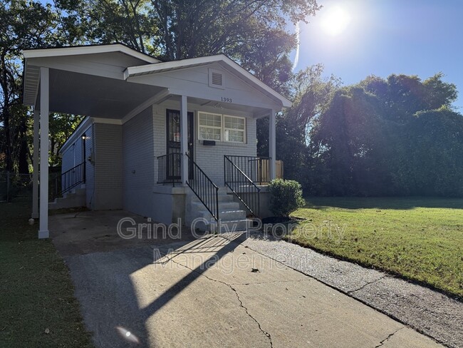 Photo - 1393 Lyceum Rd House