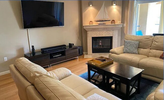 Sala de estar - 6221 Monterey Rd