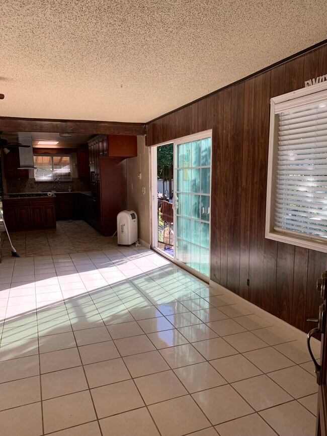 Foto del edificio - 15750 Fellowship St