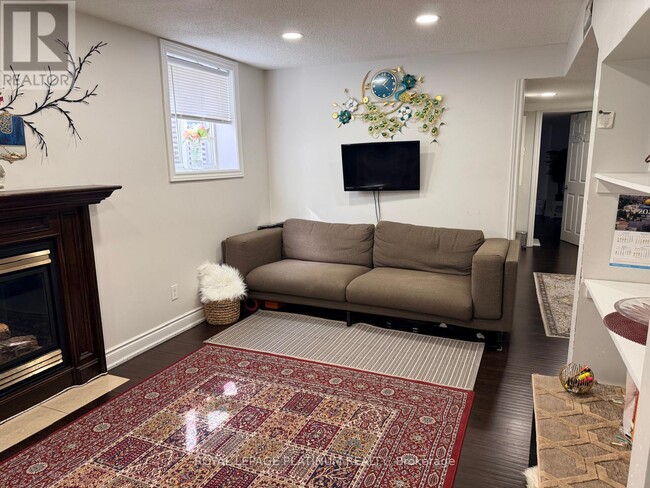 Photo du bâtiment - 1540 Manorbrook Ct