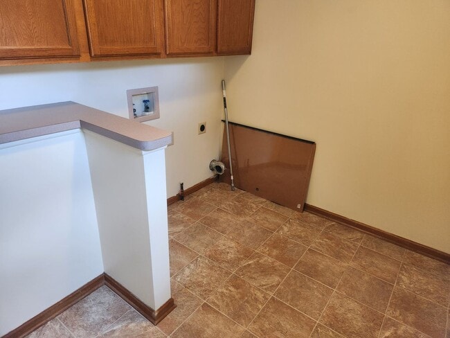 Building Photo - 1586 Bush Hill Dr