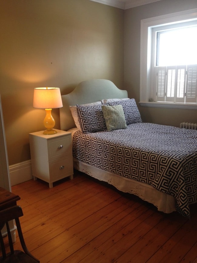 Foto del edificio - 45 Garrison Rd