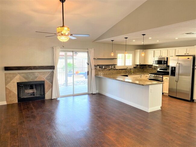 Building Photo - Gorgeous 4 Bedroom Chandler Home!