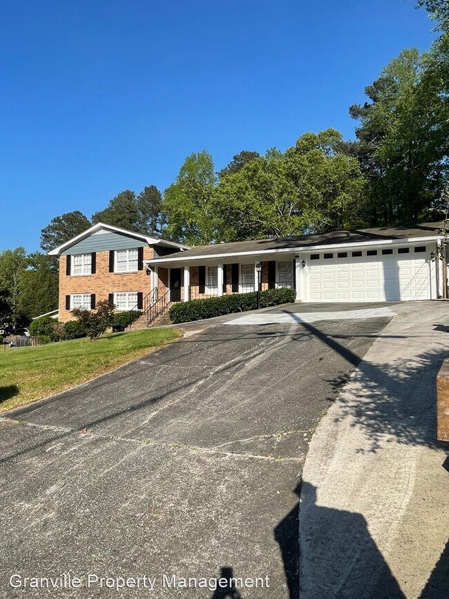 Building Photo - 5 br, 3 bath House - 2480 Thornton Dr