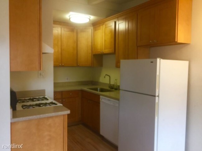 Foto del edificio - 1 br, 1 bath Apartment - 205 Murlagan ave