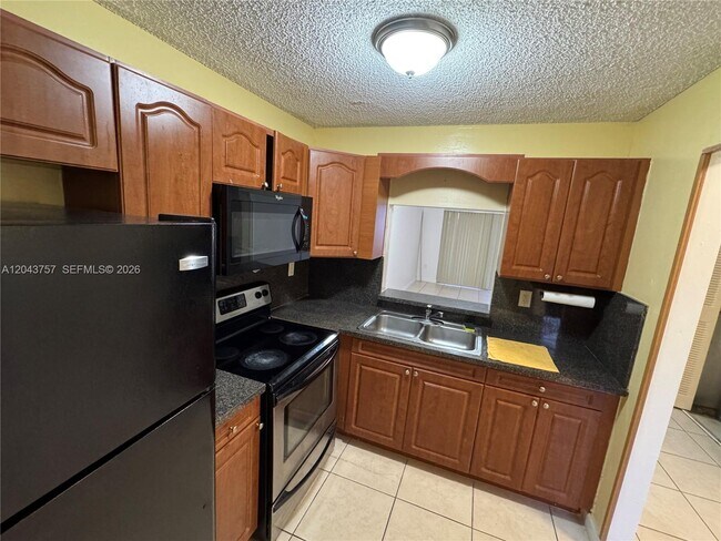 Foto del edificio - 365 NE 125th St