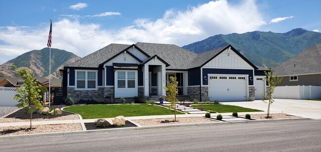 Building Photo - 1102 N 700 W