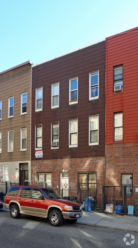 Building Photo - 300 Troutman St