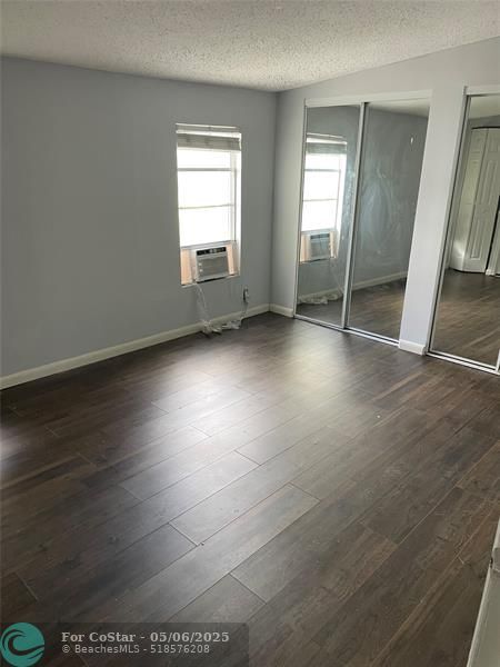 Foto del edificio - 5020 SW 30th Ave